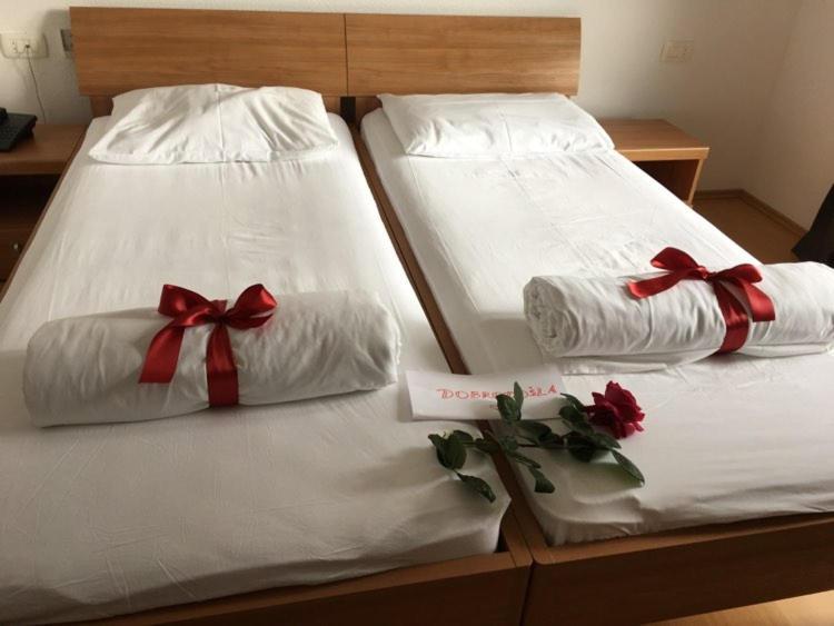 Hotel Lukas Carnac Ngoại thất bức ảnh